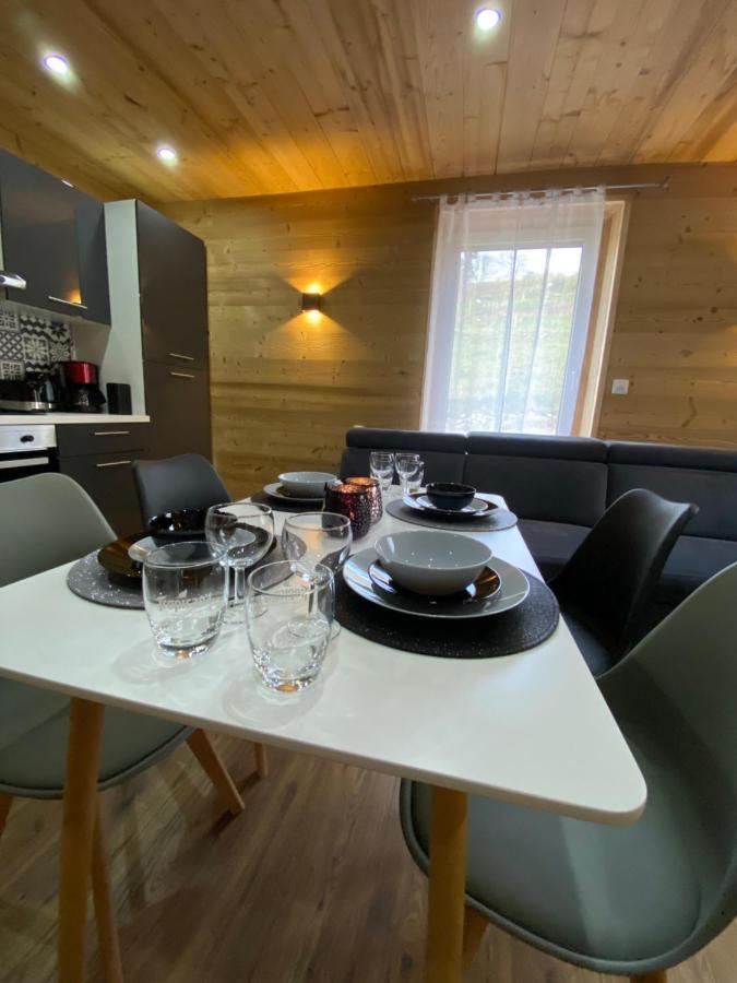 Les Chalets Bambi & Jacuzzi Privatif ลาแบรส ภายนอก รูปภาพ