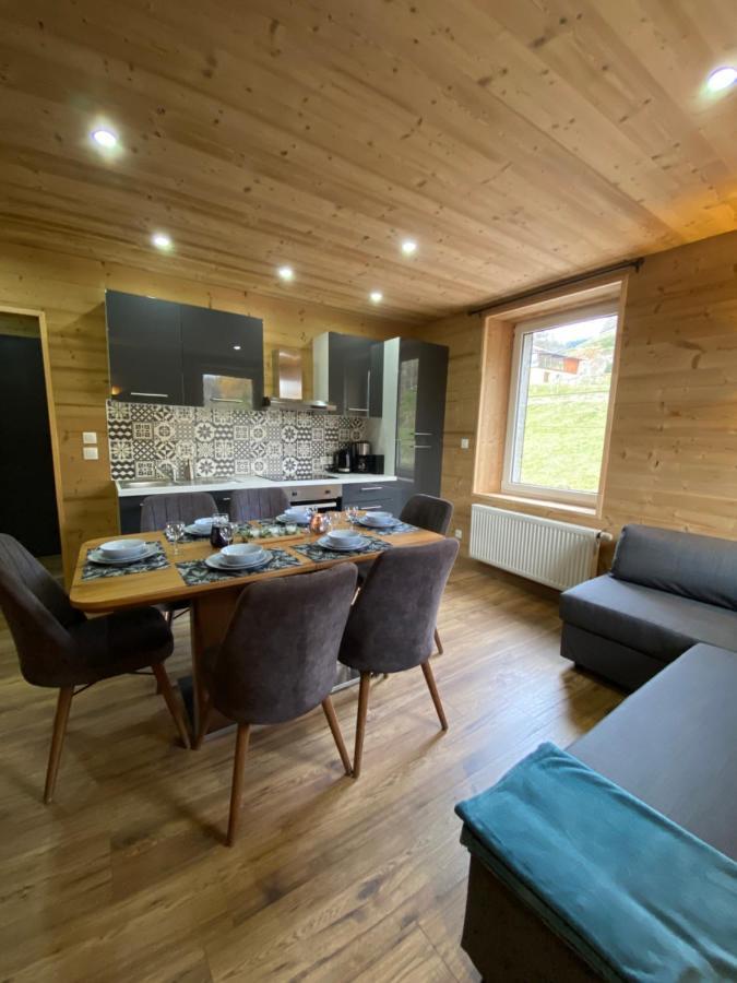 Les Chalets Bambi & Jacuzzi Privatif ลาแบรส ภายนอก รูปภาพ