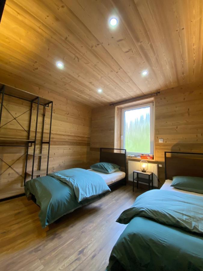 Les Chalets Bambi & Jacuzzi Privatif ลาแบรส ภายนอก รูปภาพ
