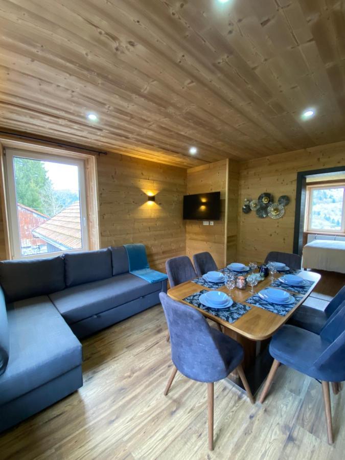 Les Chalets Bambi & Jacuzzi Privatif ลาแบรส ภายนอก รูปภาพ