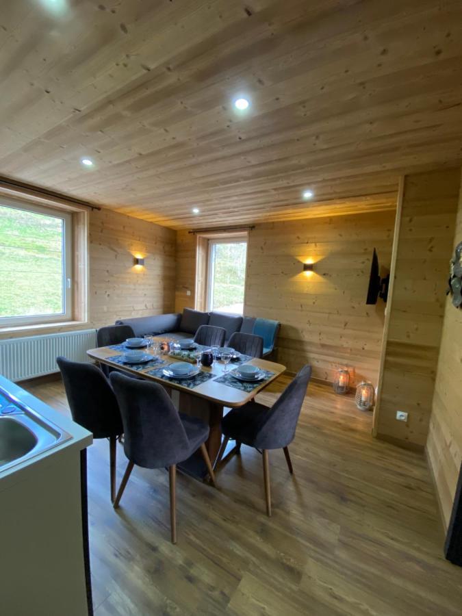 Les Chalets Bambi & Jacuzzi Privatif ลาแบรส ภายนอก รูปภาพ