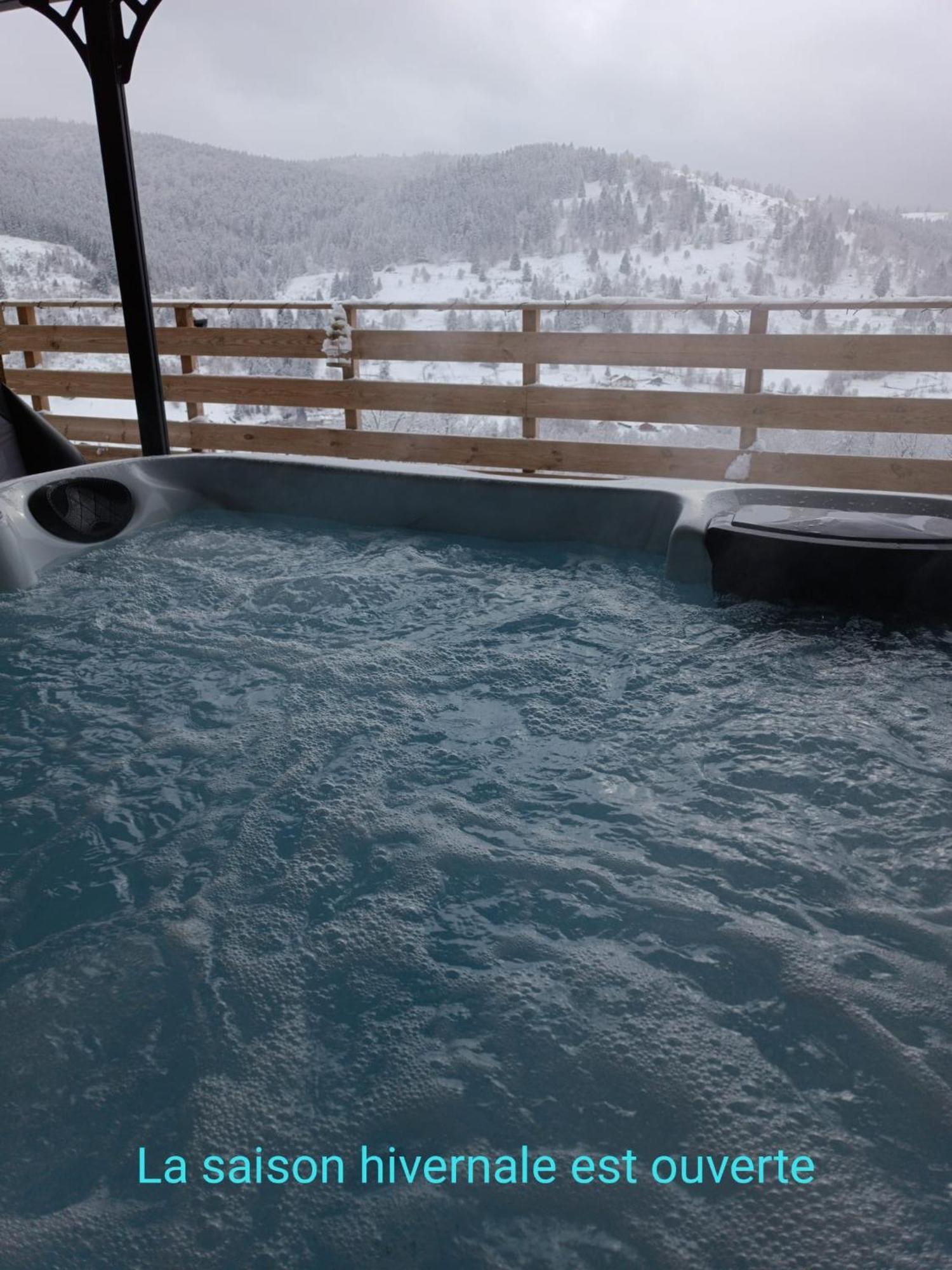 Les Chalets Bambi & Jacuzzi Privatif ลาแบรส ห้อง รูปภาพ