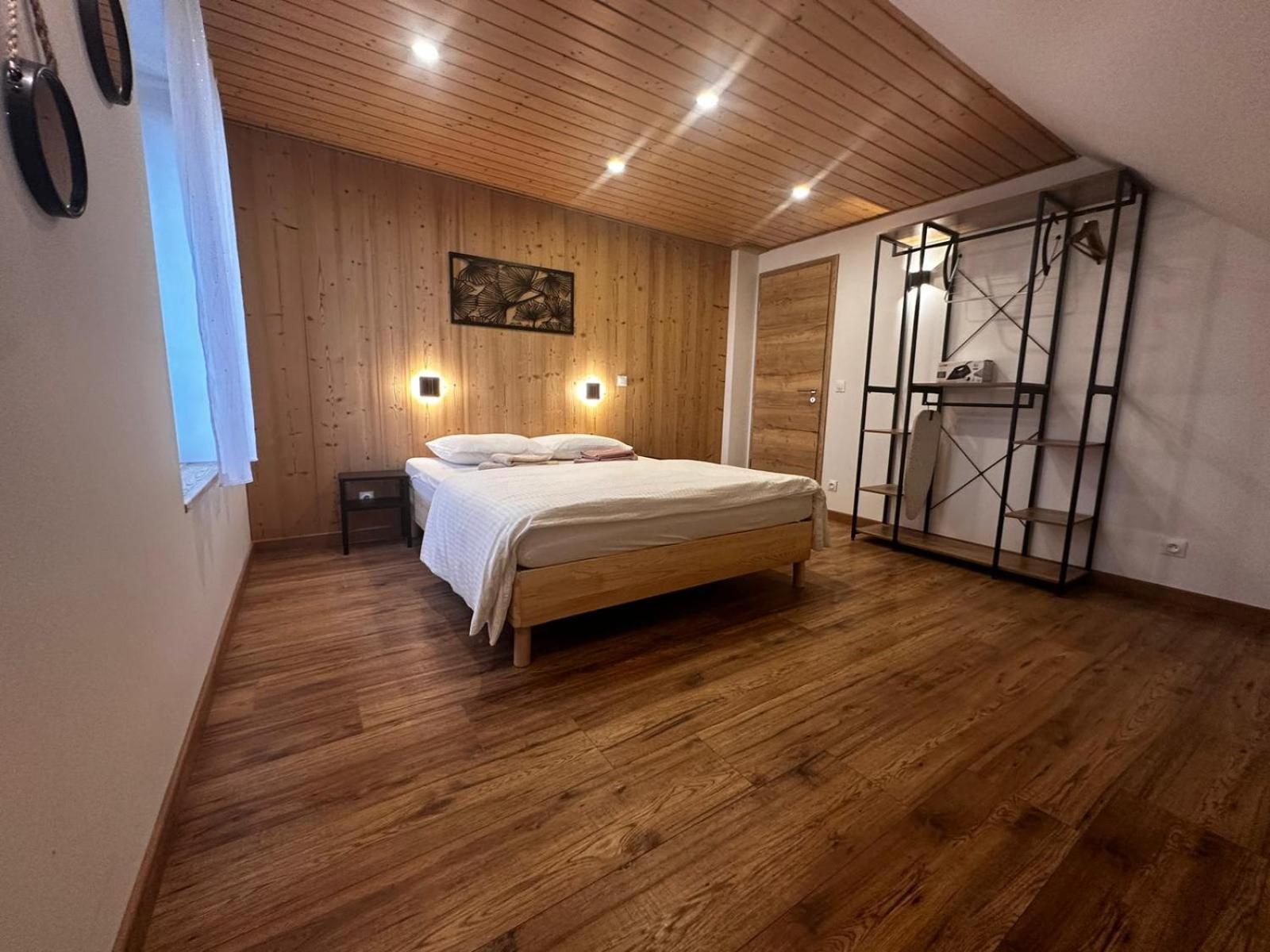Les Chalets Bambi & Jacuzzi Privatif ลาแบรส ห้อง รูปภาพ