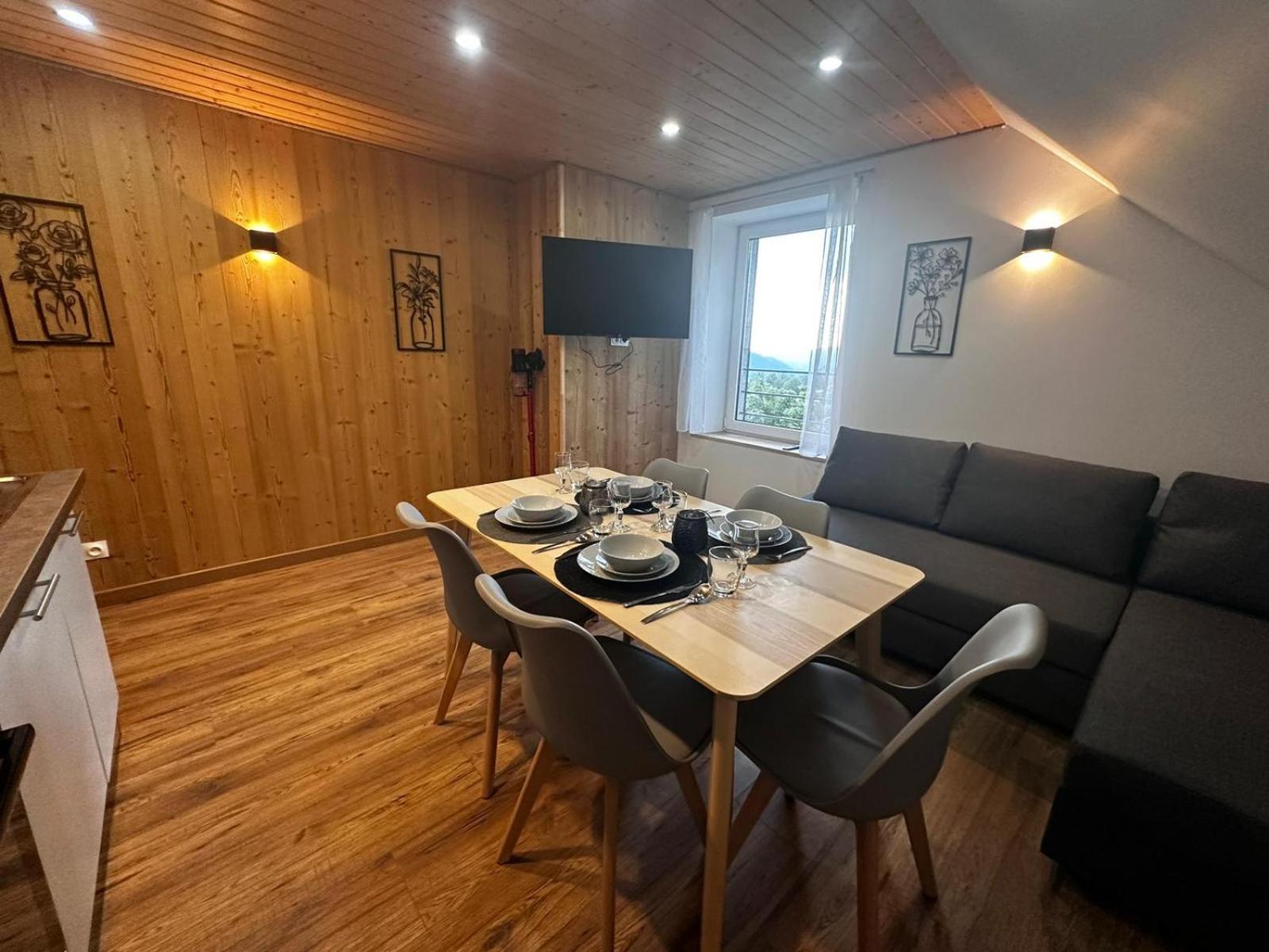 Les Chalets Bambi & Jacuzzi Privatif ลาแบรส ห้อง รูปภาพ