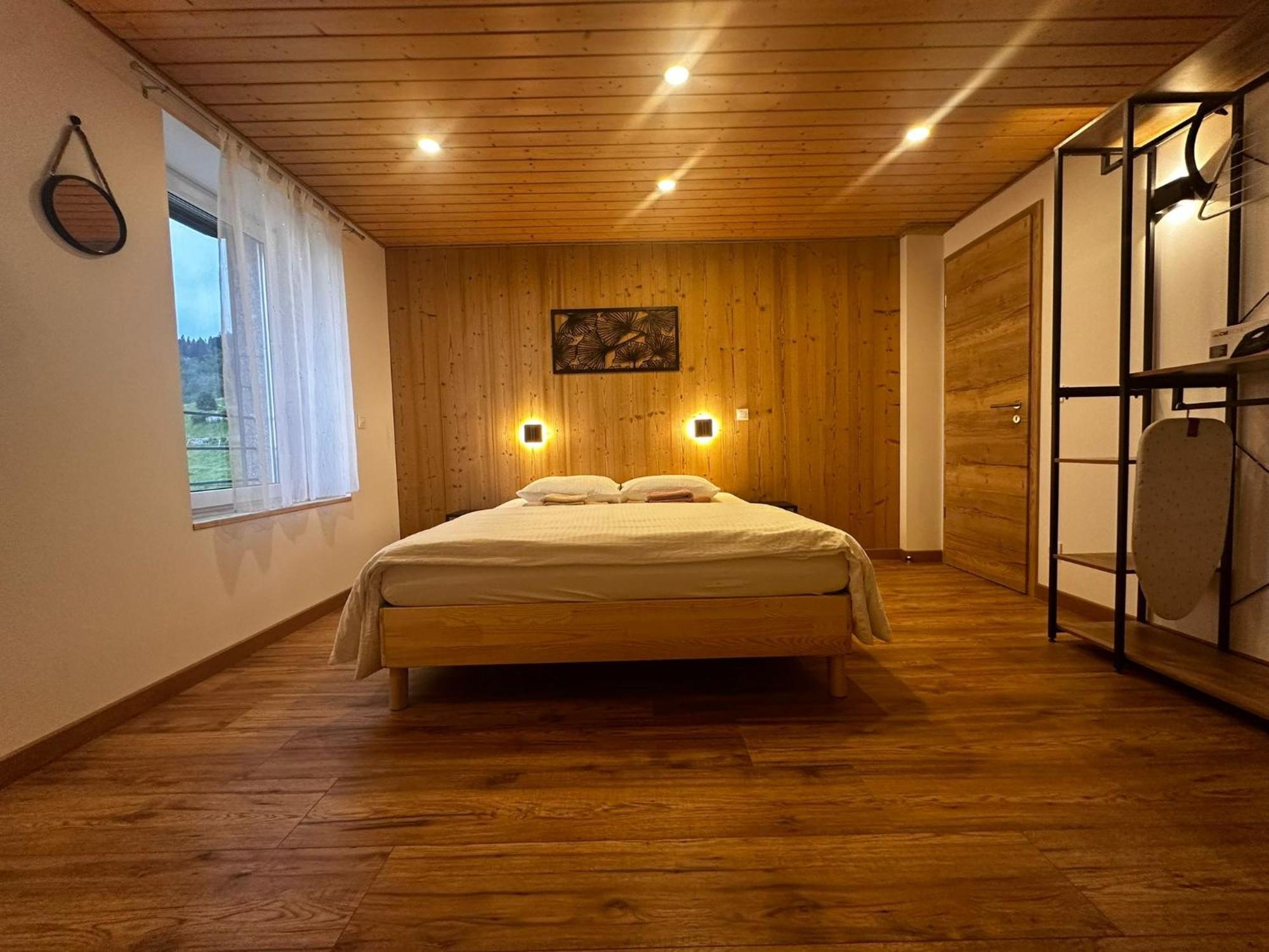 Les Chalets Bambi & Jacuzzi Privatif ลาแบรส ห้อง รูปภาพ