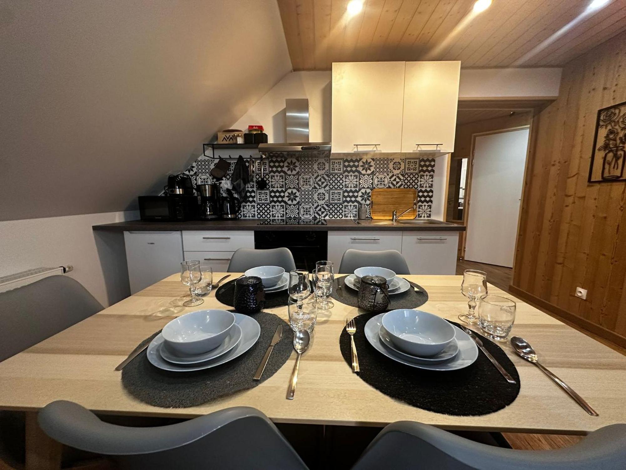 Les Chalets Bambi & Jacuzzi Privatif ลาแบรส ภายนอก รูปภาพ